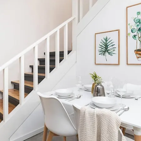Apartment Design Flat In Campolide